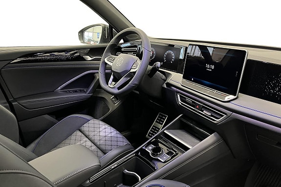 Volkswagen Tiguan 12 of 23