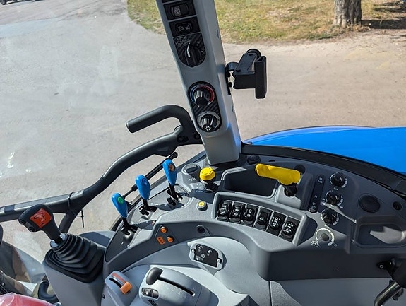 New Holland T5.100 EC FL Steg V 8 of 9