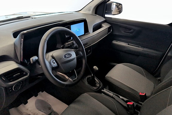 Ford Transit Courier 7 of 18