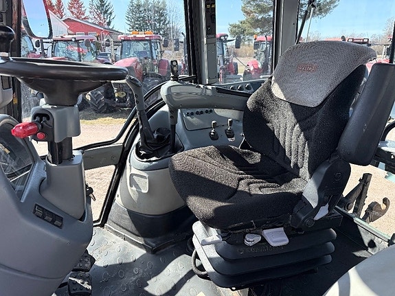 Valtra T 140 2 of 5