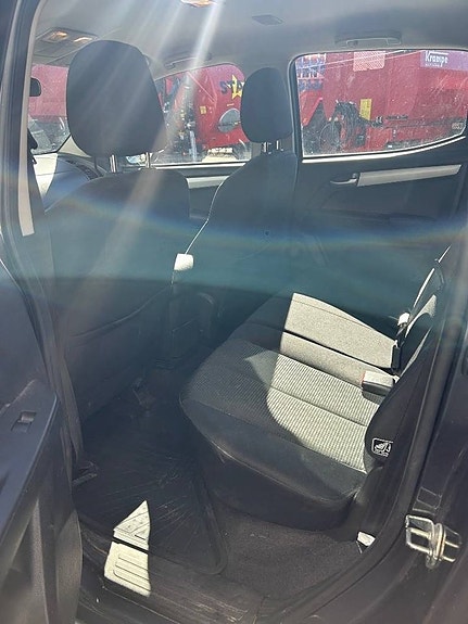Isuzu D-max 6 of 7