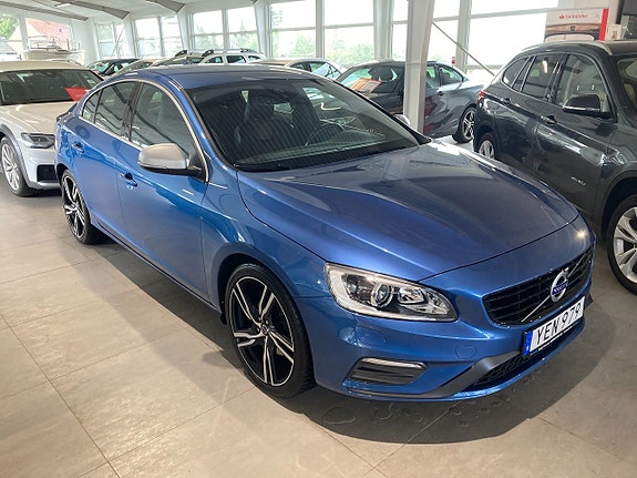 Volvo S60 2 of 5