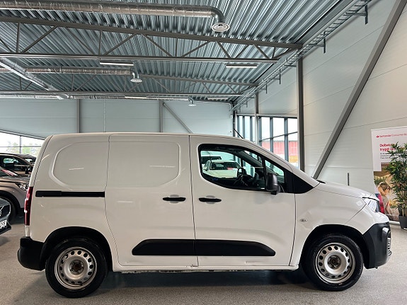 Peugeot Partner 2 of 5