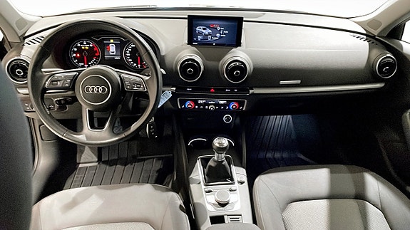 Audi A3 10 of 12