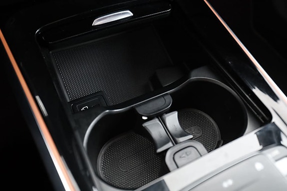 Mercedes-Benz GLB250+ 28 of 30