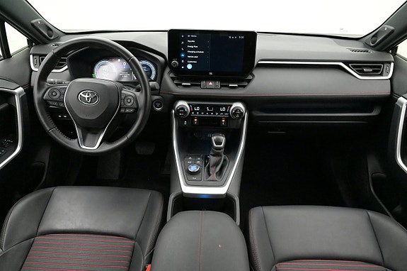 Toyota RAV4 6 of 27