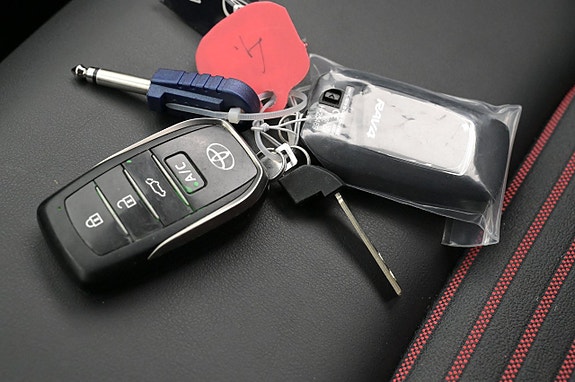 Toyota RAV4 20 of 27