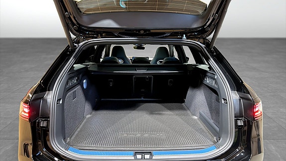 Volkswagen Passat 13 of 26