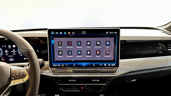 Volkswagen Passat 10 of 26