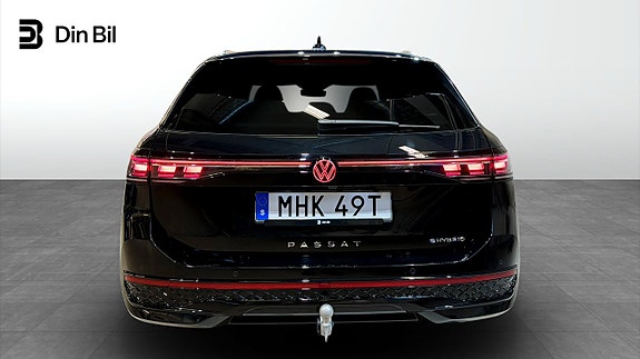 Volkswagen Passat 5 of 26