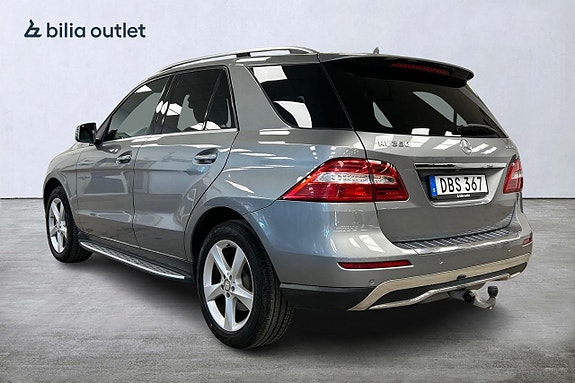Mercedes-Benz ML350 3 of 5