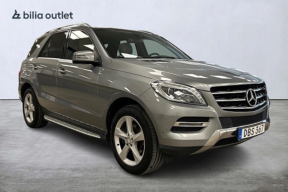 Mercedes-Benz ML350 2 of 5