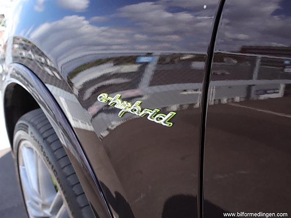 Porsche Cayenne S 19 of 27
