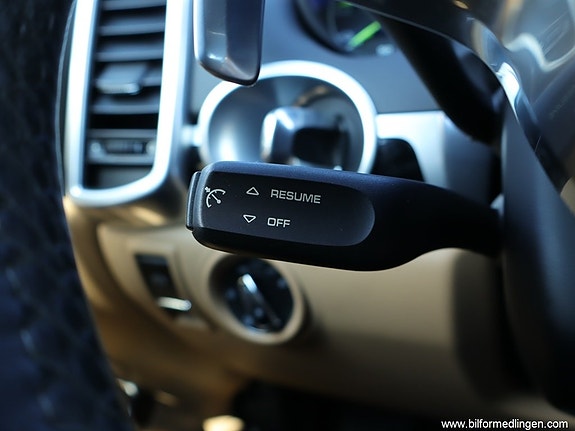 Porsche Cayenne S 15 of 27