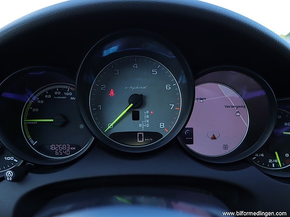 Porsche Cayenne S 11 of 27