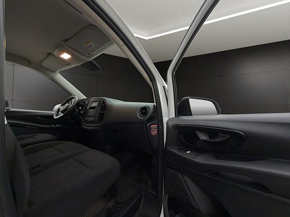 Mercedes-Benz Vito 108 24 of 28