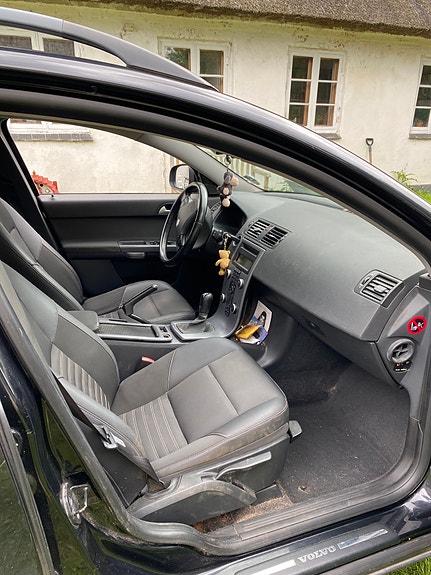 Volvo V50 2 of 5