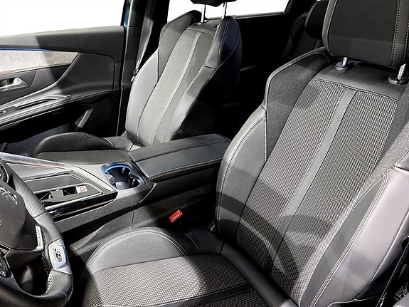 Peugeot 5008 6 of 17