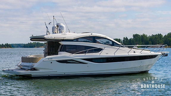 Galeon 430 HTC | 2x Volvo Penta D4-300 9 of 30