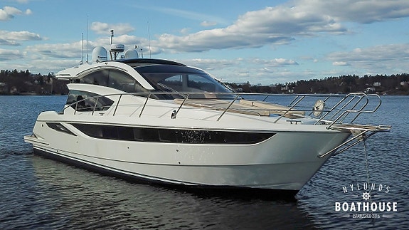 Galeon 430 HTC | 2x Volvo Penta D4-300 24 of 30