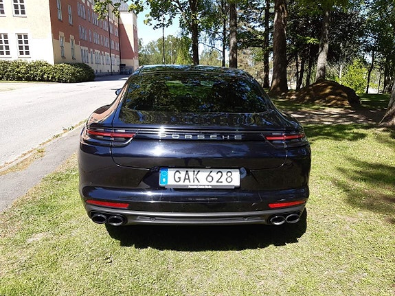 Porsche Panamera 4S 6 of 14