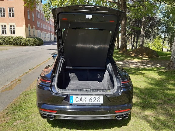Porsche Panamera 4S 13 of 14