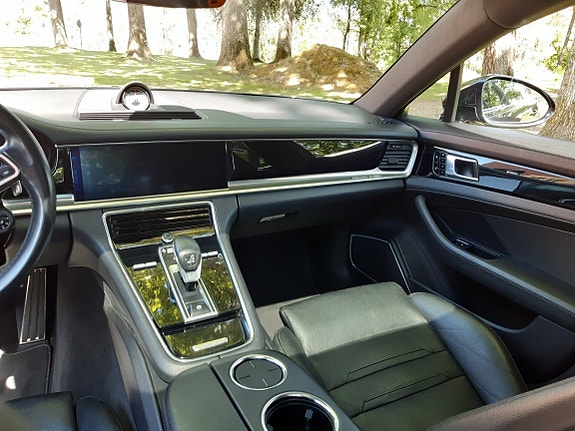 Porsche Panamera 4S 8 of 14