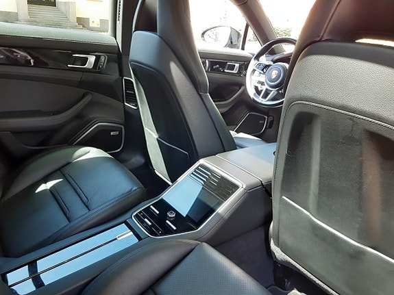 Porsche Panamera 4S 10 of 14