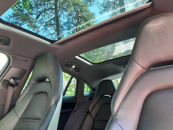 Porsche Panamera 4S 11 of 14