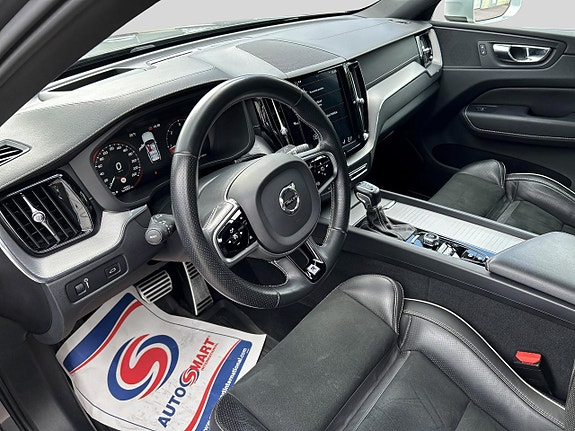 Volvo XC60 8 of 12
