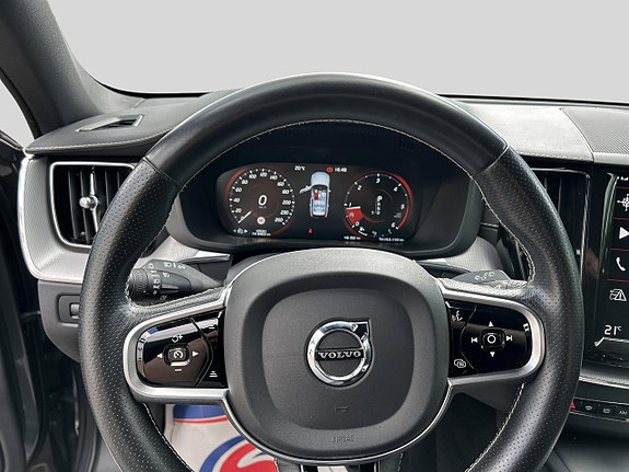 Volvo XC60 7 of 12