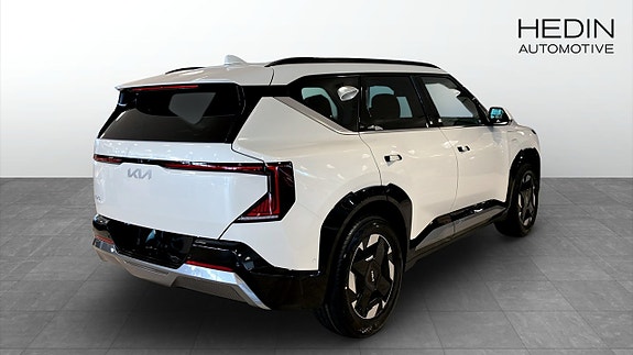 Kia EV5 2 of 11
