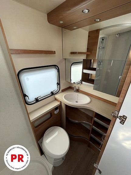 Hobby 545 KMF De Luxe 11 of 17