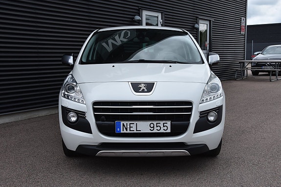 Peugeot 3008 2 of 5