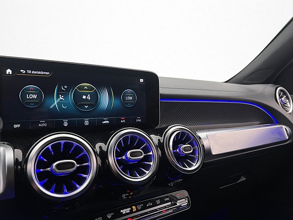 Mercedes-Benz GLB200 28 of 30