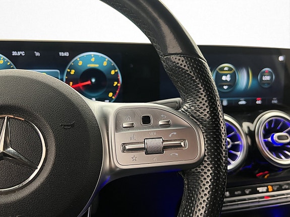 Mercedes-Benz GLB200 21 of 30