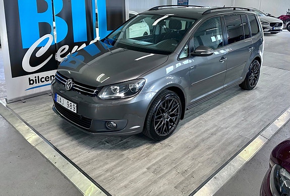 Volkswagen Touran 2 of 5
