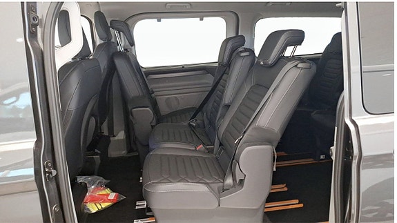 Ford Custom Tourneo 10 of 12