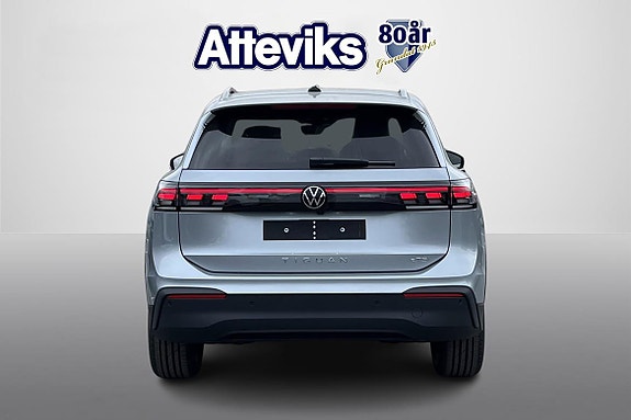Volkswagen Tiguan 3 of 16
