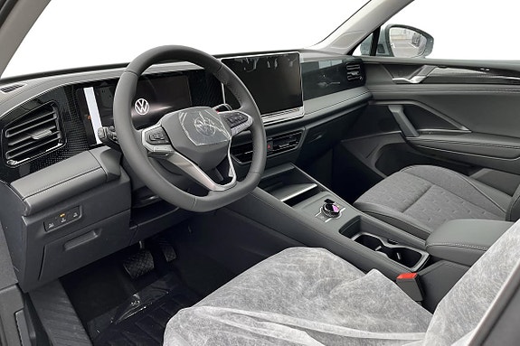 Volkswagen Tiguan 6 of 16