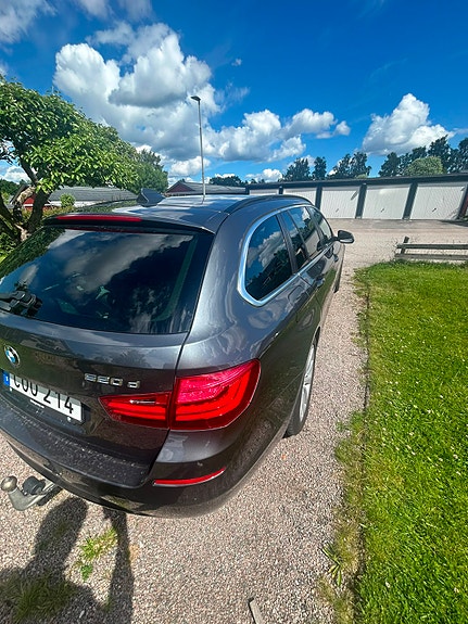 BMW 520d 4 of 5