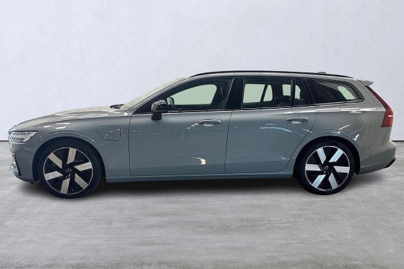 Volvo V60 2 of 5