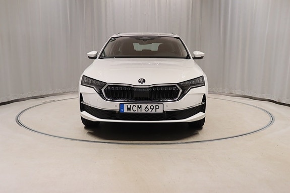 Skoda Octavia 2 of 5