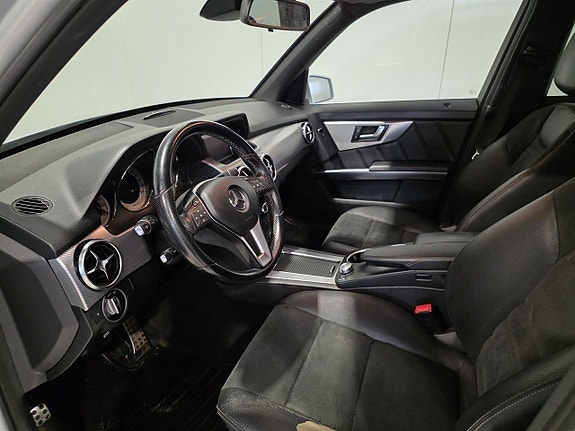 Mercedes-Benz GLK220 4 of 5