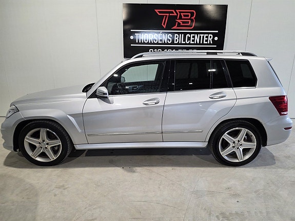 Mercedes-Benz GLK220 2 of 5