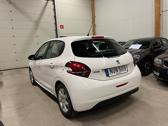 Peugeot 208 5 of 5