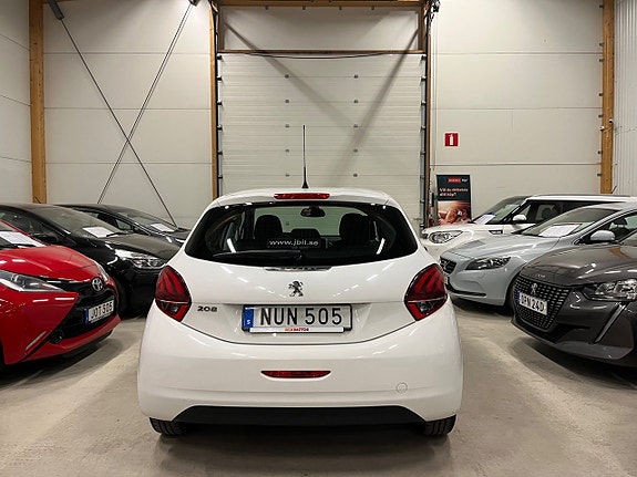 Peugeot 208 4 of 5