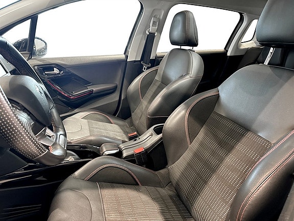 Peugeot 2008 4 of 5