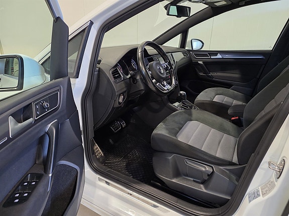 Volkswagen Golf Sportsvan 4 of 27