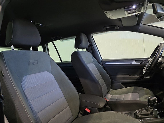 Volkswagen Golf Sportsvan 19 of 27